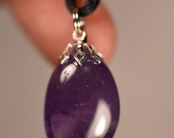 Colgante de AMATISTA 2,7 cm 5,6 g + Cordón Piedra Natural Hecho en Australia