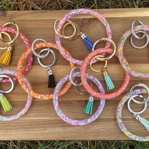 Glitter Keychain Bracelet | Bangle Key ring | Holiday | Keychain Wristlet | Wristlet | Christmas Gift | Bracelet Keychain | Stocking Stuffer
