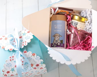 Floral Gift Boxes | Premium Tea, Candle, Infuser, Honey, and More