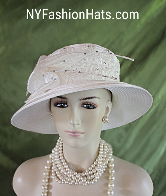 Women display picture 3
