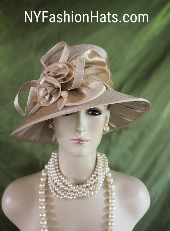 Women display picture 2
