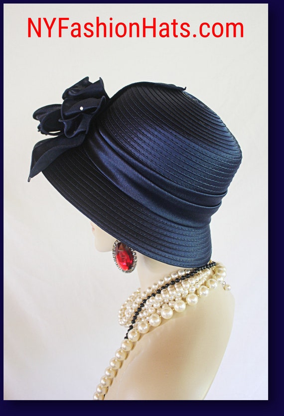 Women display picture 3