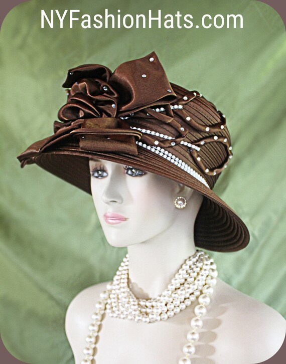Women display picture 2