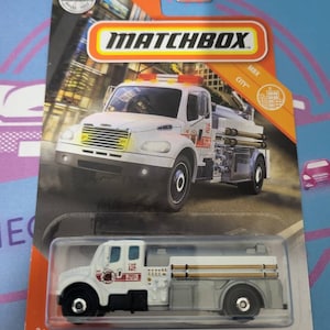 Matchbox freightliner M2 106