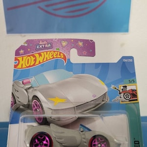 Hotwheels barbie extra tooned
