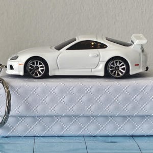Fast and Furious Toyota Supra keyring (white)