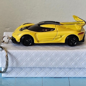 Koenigsegg Jesko keyring
