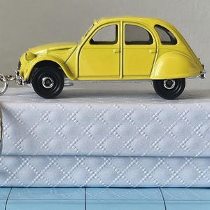 70 Citroen 2cv Keyring