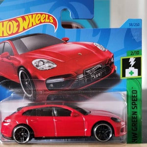 Hotwheels porsche panamera turbo s e hybride sport trismo