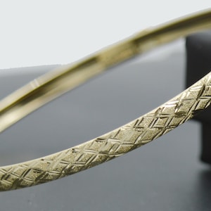 Real 10K Yellow Solid Gold X Design Hugs Diamond Cut Bangle Bracelet 3.0g 7&quot;- 8&quot; | Women-Ladies Jewelry Bracelet | Solid 10k Gold Bracelet