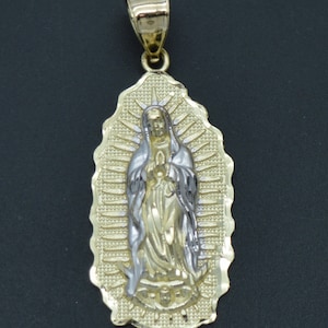 Medallón de oro amarillo macizo de 10 quilates con la Virgen de Guadalupe. Colgante de joyería para hombre y mujer. Colgante de oro macizo de 10 quilates.