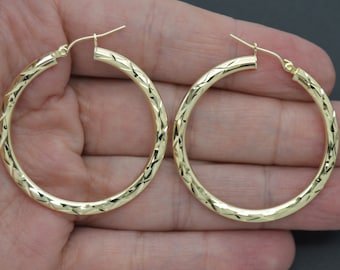 Pendientes De Aro De Oro Amarillo 10K, Brillante Corte Diamante, 2mm X 80mm – Elegancia Clásica Para Cualquier Ocasión