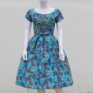 vintage 1950s floral dress