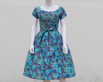 vintage 1950s floral dress