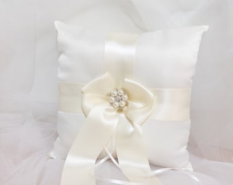 Ivory Ring Bearer Pillow, Page Boy Pillow, Wedding ring pillow