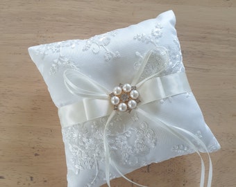 Ivory Lace  Pearl Ring Bearer Pillow, Page Boy Pillow, Wedding ring pillow