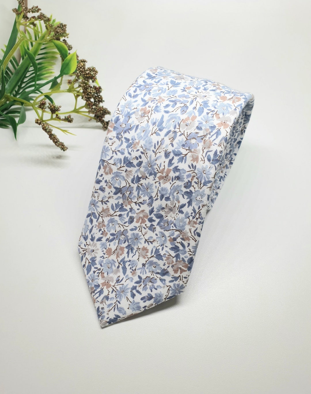 sparkly blue tie