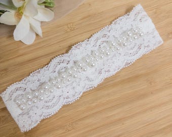 Deluxe Pearl Wedding Garter Set