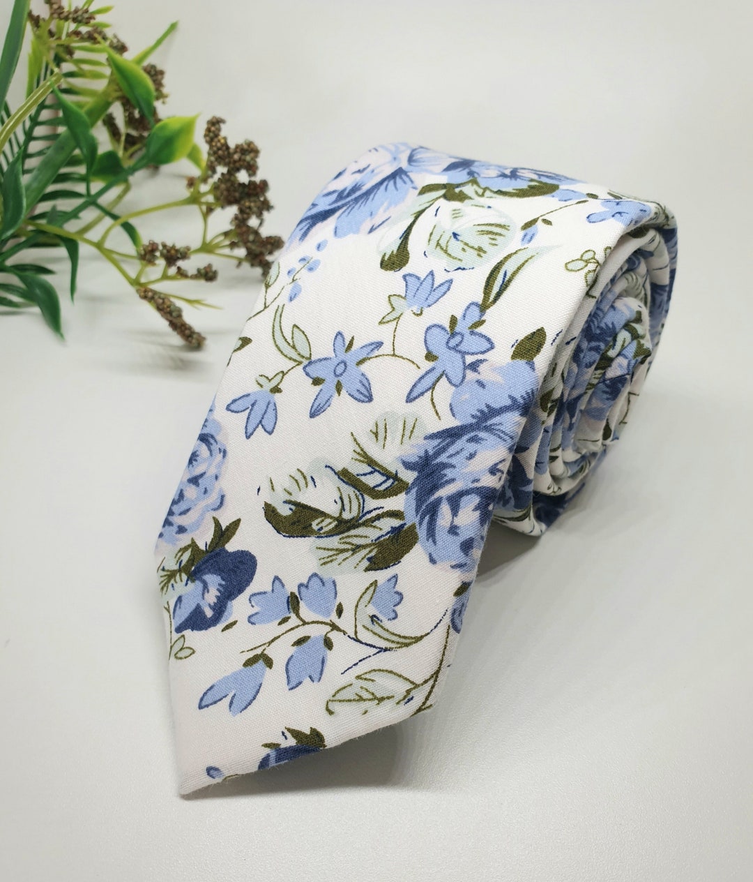blue tie with flowers
