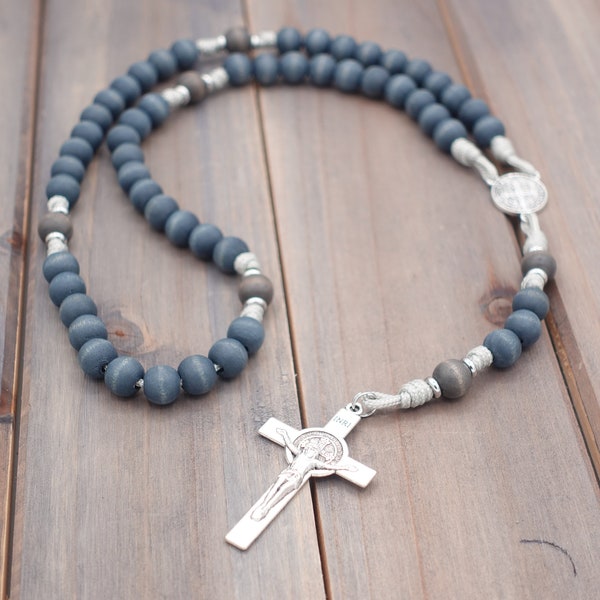 Ave Maria katholischer Rosenkranz mit Exklusiven Holzperlen, Silberkruzifix, St. Benedikt-Medaille | Runenholz Rosenkranz Co. | Katholisches Geschenk | Mittelalterlich