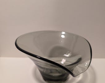 Viking Glass, Spouted Bowl Smoky Gray