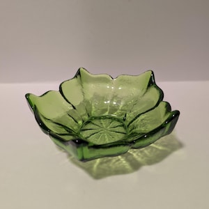 Viking Glass Green Epic Five Point Dish