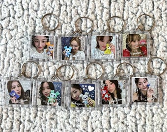 Llavero cuadrado de doble cara con foto de Twice Lovelys estilo Kpop con dibujos adorables