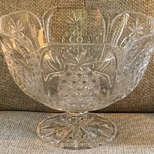 Vintage Shannon Crystal Footed Round Pedestal Pineapple Design Centerpiece Bowl
