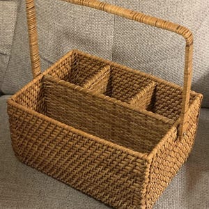 VTG Divided 4 Sections Utensil Organizer Picnic Basket w/ Swivel Handle
