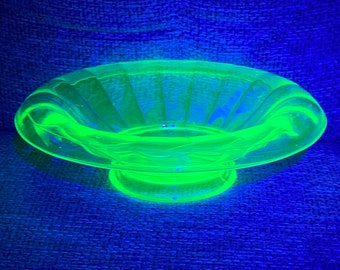 Vintage Rolled Rim Etched Wheat Compote Pedestal Green Uranium Glass Bowl