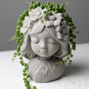 Flora Faye (Pot), Face Pot, houder, bloempot, buste, beeldhouwwerk, plantenliefhebber, vrouwengezicht, beeldhouwwerk, katholiek, religieus