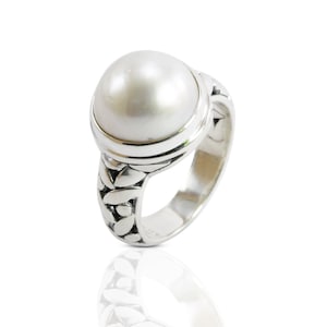 weißer Mabe Perlenring 925 Sterling Silber verziert mit Padi Reis Schnitzerei, 12 mm runder Mabe Perlenring
