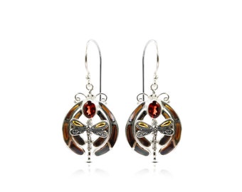 orecchini libellula in argento sterling 925 decorati con autentico granato rosso, oro giallo 18 carati e conchiglia nera naturale