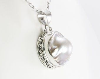 Genuine LARGE round 25 mm South sea Blister pearl set in 925 sterling silver pendant decorated with swirl bali filigree