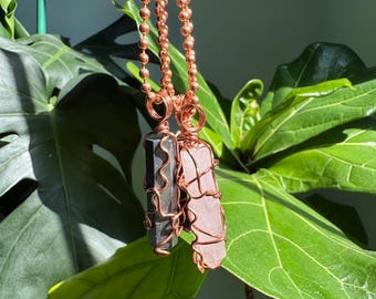 Collar con punta de cristal de cobre puro • Colgante de cristal curativo de 20” • Cuarzo rosa, piedra lunar, labradorita, turmalina • Joyería espiritual