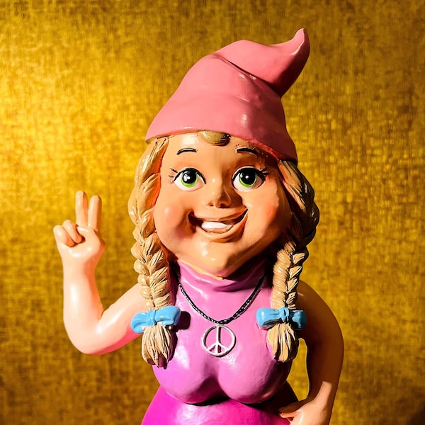 Garden gnome - dwarf woman - garden gnome - hand-painted and weatherproof - synthetic resin - funny garden GNOME - Dwarf gift - decorative figure