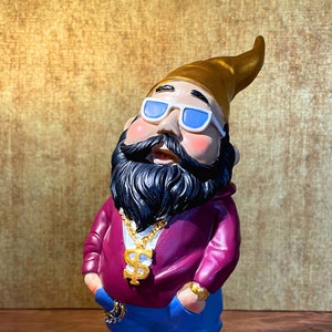 Garden gnome rocker with gold chain & black beard, hand-painted and weatherproof made of high-quality synthetic resin