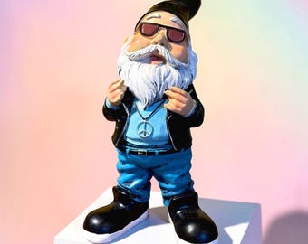 Nain de jardin à bascule avec chaîne de paix, peint à la main et résistant aux intempéries en résine synthétique de haute qualité, figurine décorative, cadeau idéal