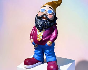 Nain de jardin à bascule avec chaîne dorée et barbe noire, peint à la main et résistant aux intempéries, fabriqué en résine de haute qualité