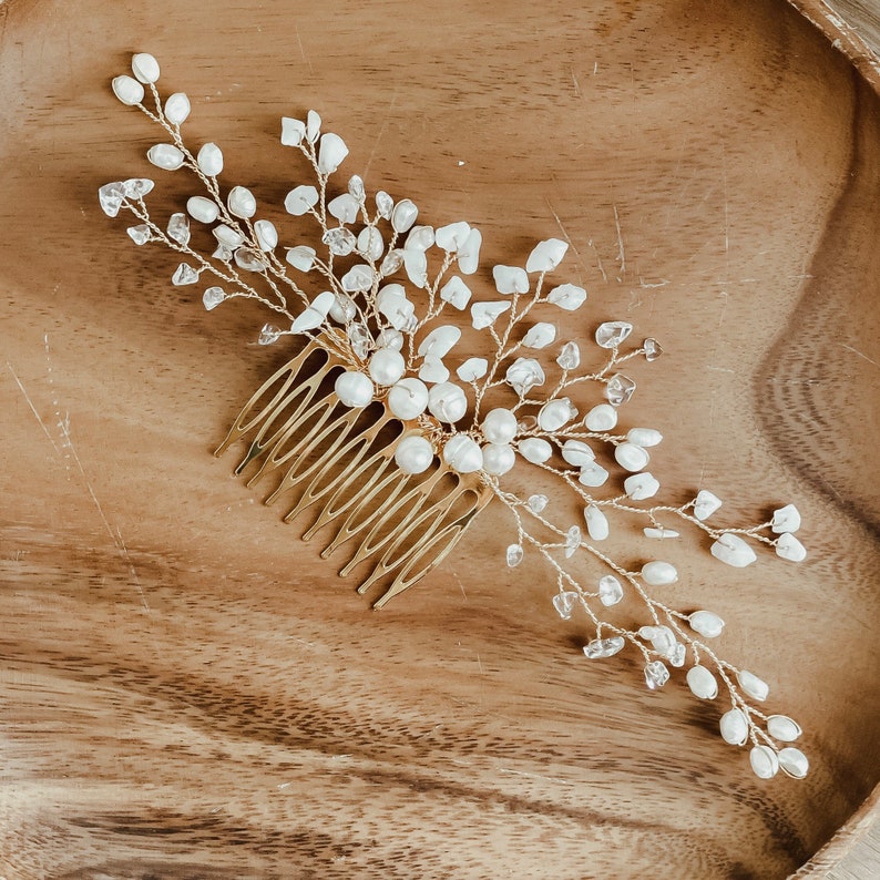 Aloha • Bridal Hair Comb accessory • wedding accessory • fresh water Pearl hair comb • crystal quartz and fresh water pearls Aloha • Bridal Hair Comb accessory • wedding accessory • fresh water Pearl hair comb • crystal quartz and fresh water pearls