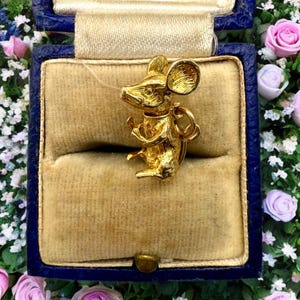 Vintage Solid 9k Yellow Gold Articulated Mouse Charm