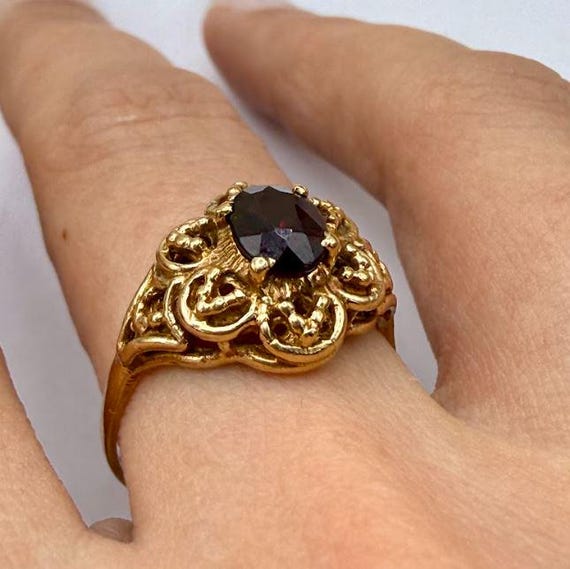 Vintage Solid 9k Yellow Gold Garnet Statement Rin… - image 10