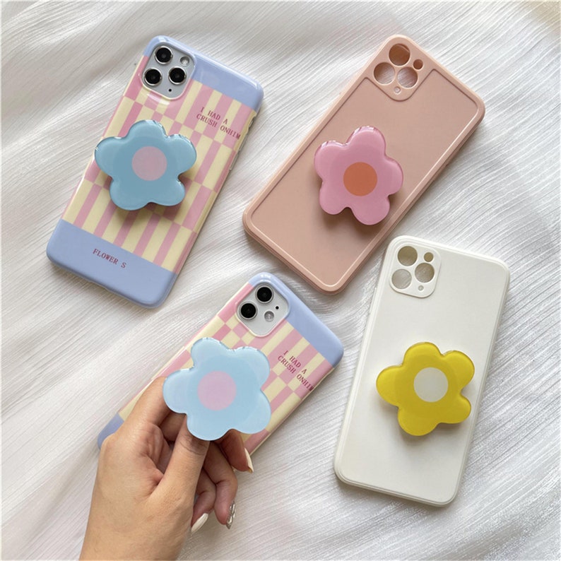 Cute Little Flower Drop Glue Mobile Phone Grip Creative Phone Stand Retractable Mobile Phone Holder image 3