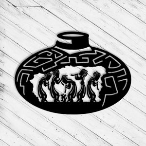 以下が含まれることがあります： 黒と白のシルエットで描かれた、ネイティブアメリカンの陶器の壺。壺の中には、踊る人々のデザインが描かれている。壺の外側には、幾何学模様が描かれている。