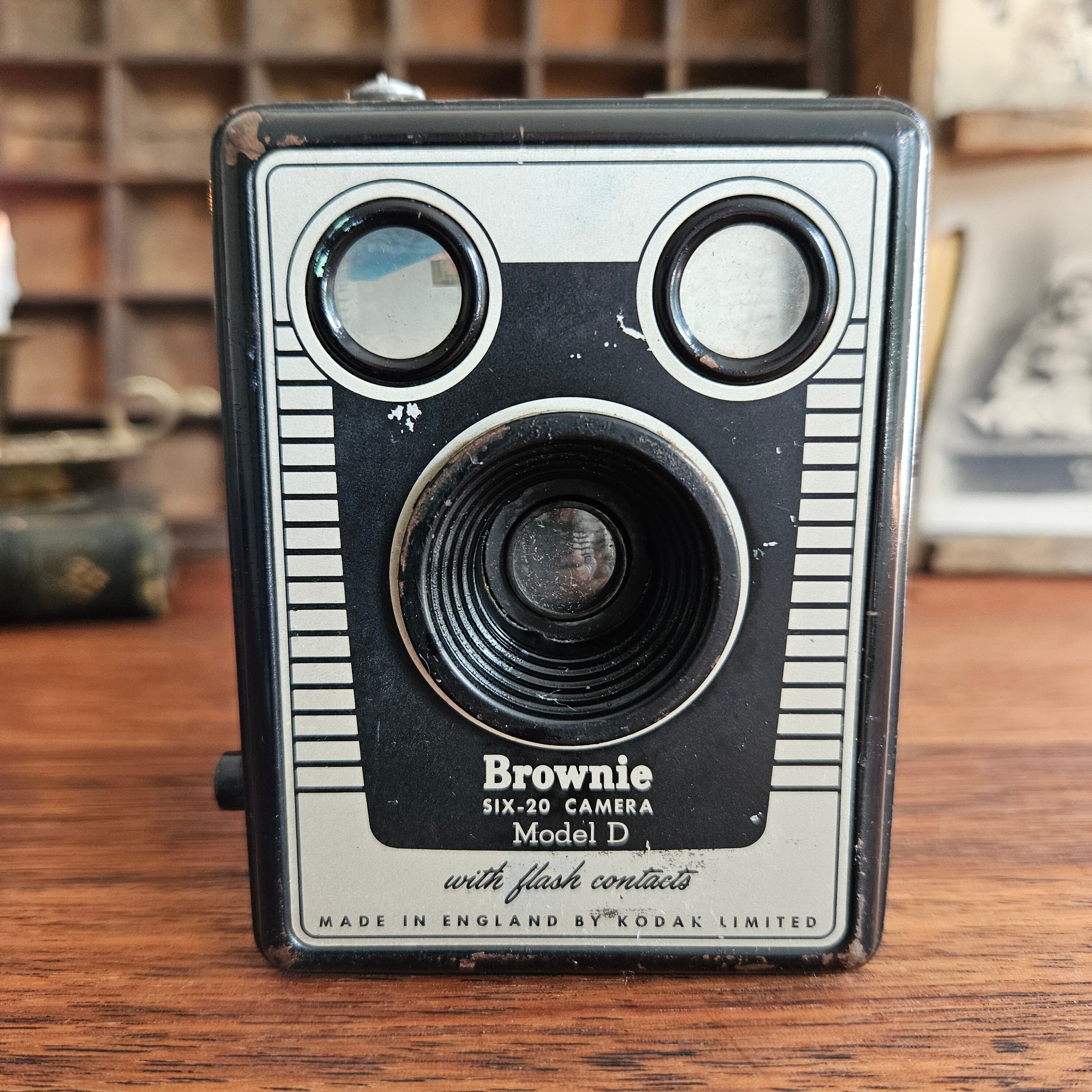 Vintage Box Camera, Kodak Brownie Six20 Model D With Flash Contacts