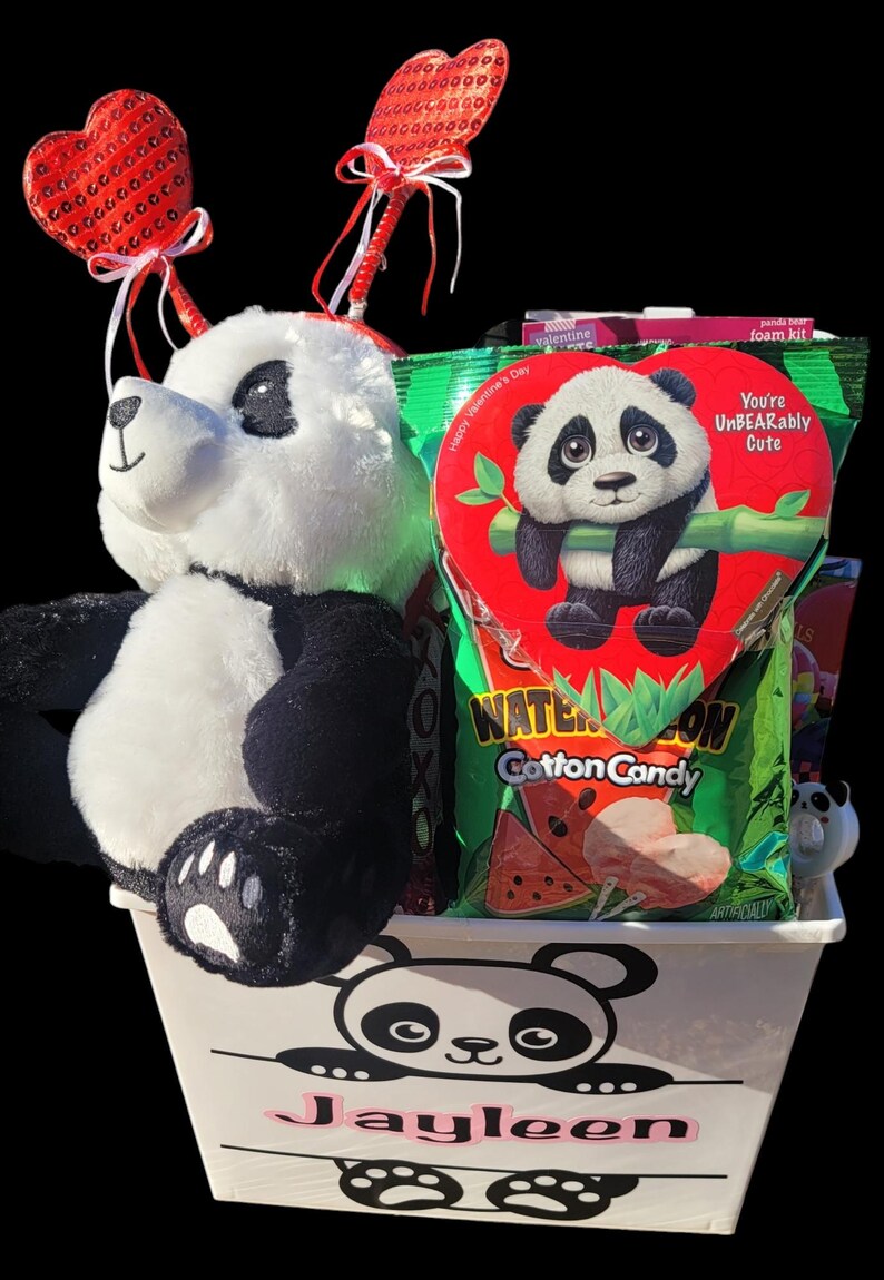 Cesta de regalo de Pascua personalizada: Cesta con temática de personajes, Cesta de Pascua para niños imagen 4