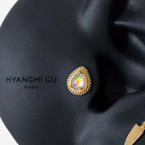 16G Titanium Vintage Opal Oval Internally Threaded Flat Back stud, Conch earring, Cartilage flat back, Helix stud, Tragus stud, Minimalist
