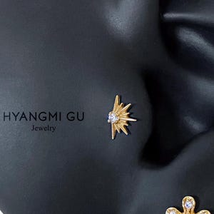 16G Titanium Small Sunrise Internally Threaded Flat Back, Sun Conch earring, Cartilage flat back, Helix stud, Tragus stud, Minimalist stud