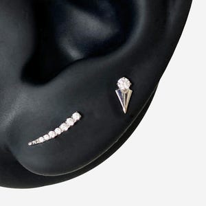 16G Titanium Single Spike Cartilage Flat Back stud, Nose stud, Internally Threaded conch earring, Cartilage stud, Helix earring, Tragus
