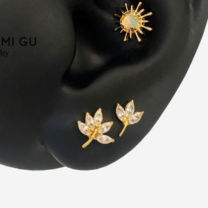 16G Titanium 3, 5 Leaf Cartilage Flat Back stud, Nose stud, Internally Threaded conch earring, Cartilage flat stud, Helix earring, Tragus